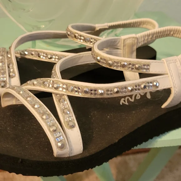 Skechers White Sandals with Silver Embellishments - Picture 1 of 4